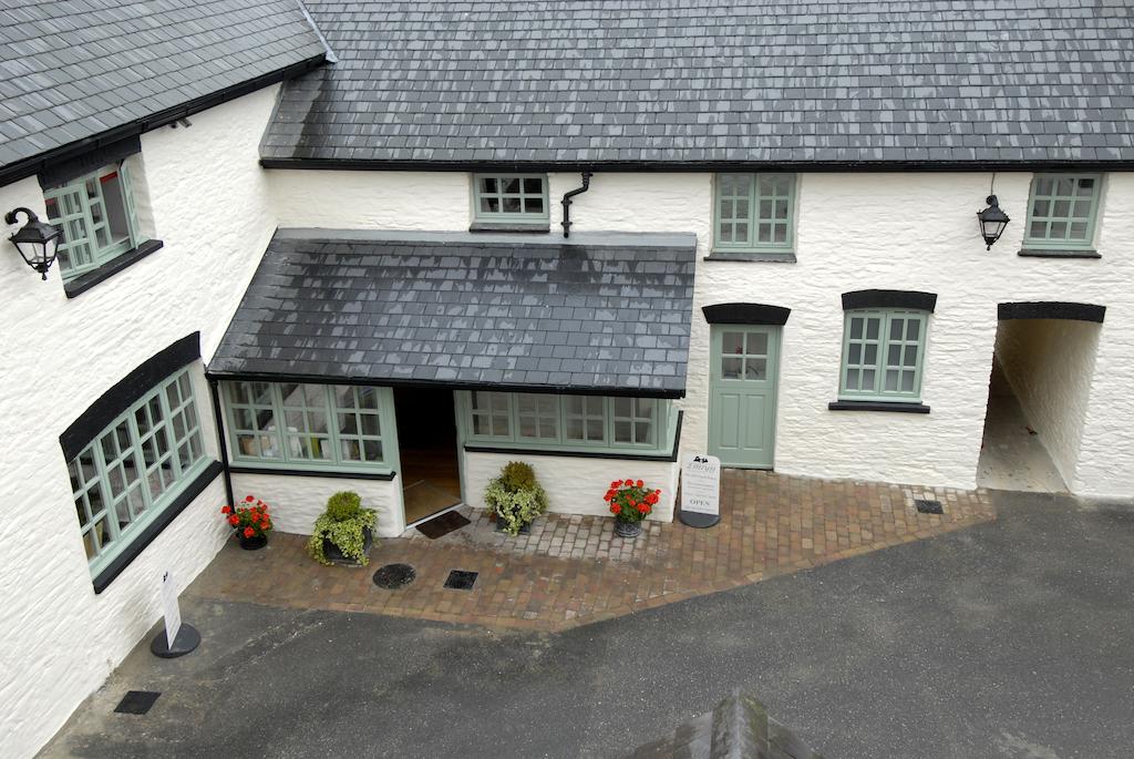 Gwesty'R Emlyn Hotel Newcastle Emlyn Exterior foto